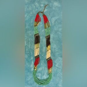 Vintage Multicolor Beaded Necklace…
Possibly Native American or Chaquire style.
